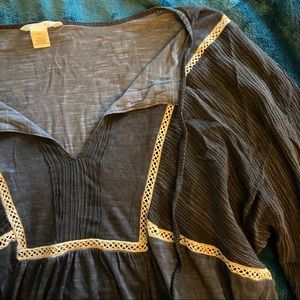 BOHO style long sleeve with flaw